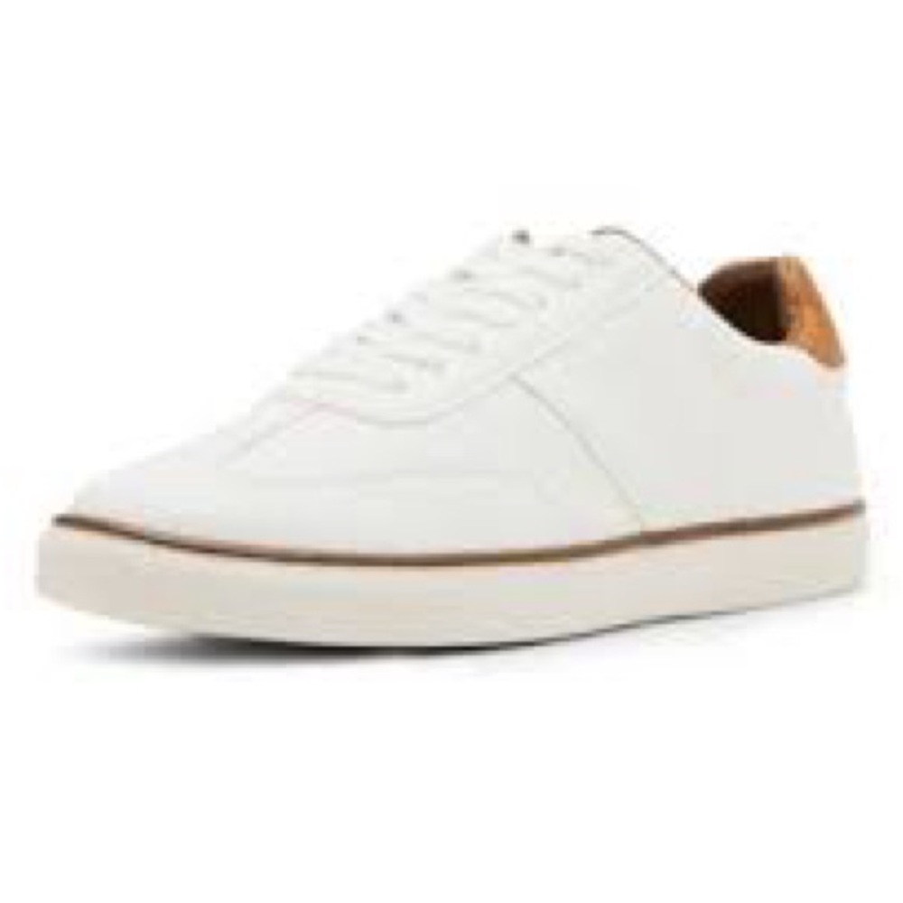 NWOB Steve Madden MCAROLINE Lace Up White Athletic Sneakers Shoes Size: 10.5